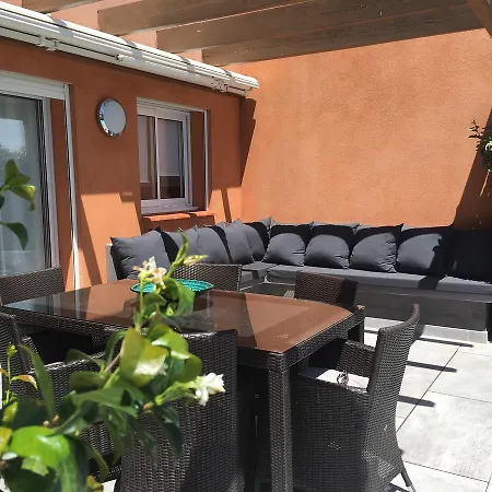 בית נופש Maison Vecchio - Lecci